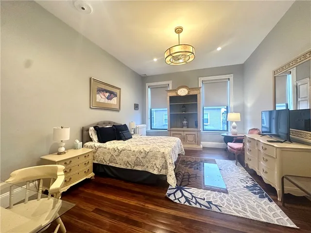 $4,000 | 10 Young Street, Unit 2, Newport, RI 02840