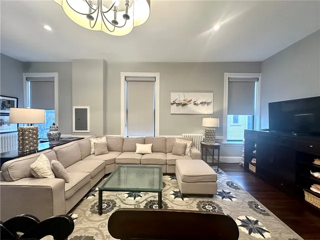 $4,000 | 10 Young Street, Unit 2, Newport, RI 02840