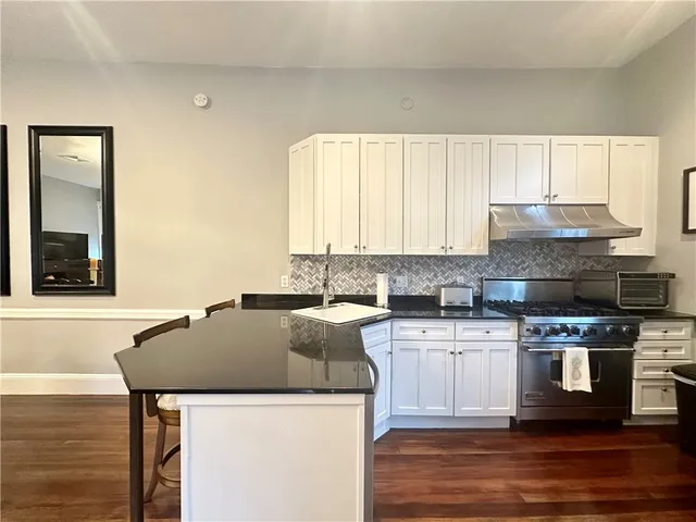 $4,000 | 10 Young Street, Unit 2, Newport, RI 02840