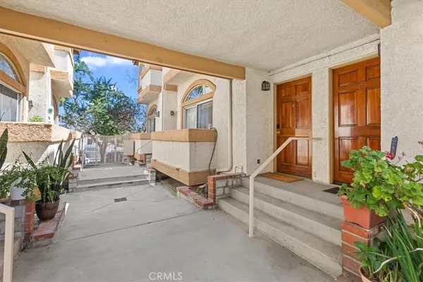 $650,000 | 19932 Sherman Way, Unit B, Winnetka, CA 91306