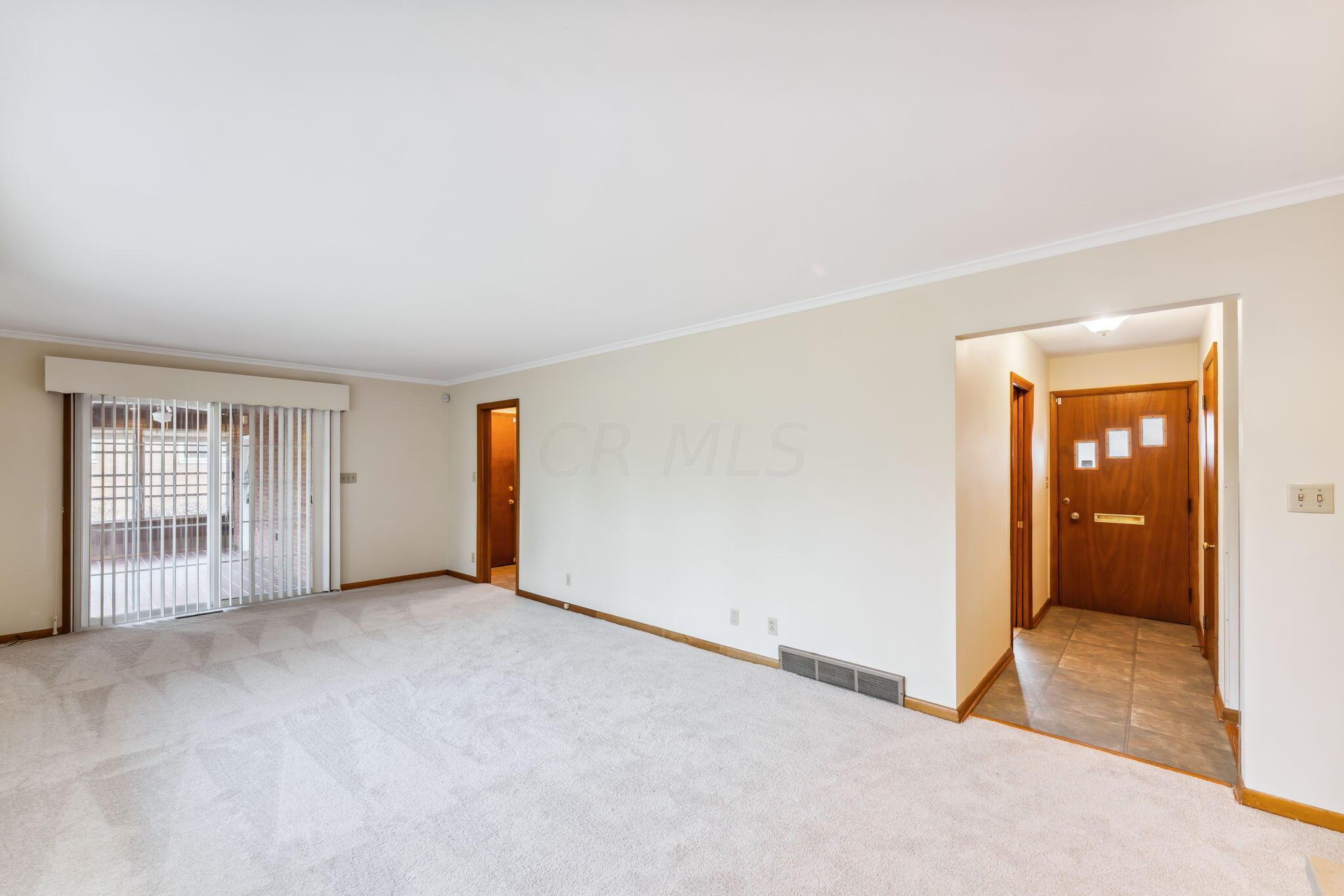 4319 Wanda Lane Road Columbus, OH 43224 - Photo 8 of 51 21-web-or-mls-4319-wanda-lane-rd