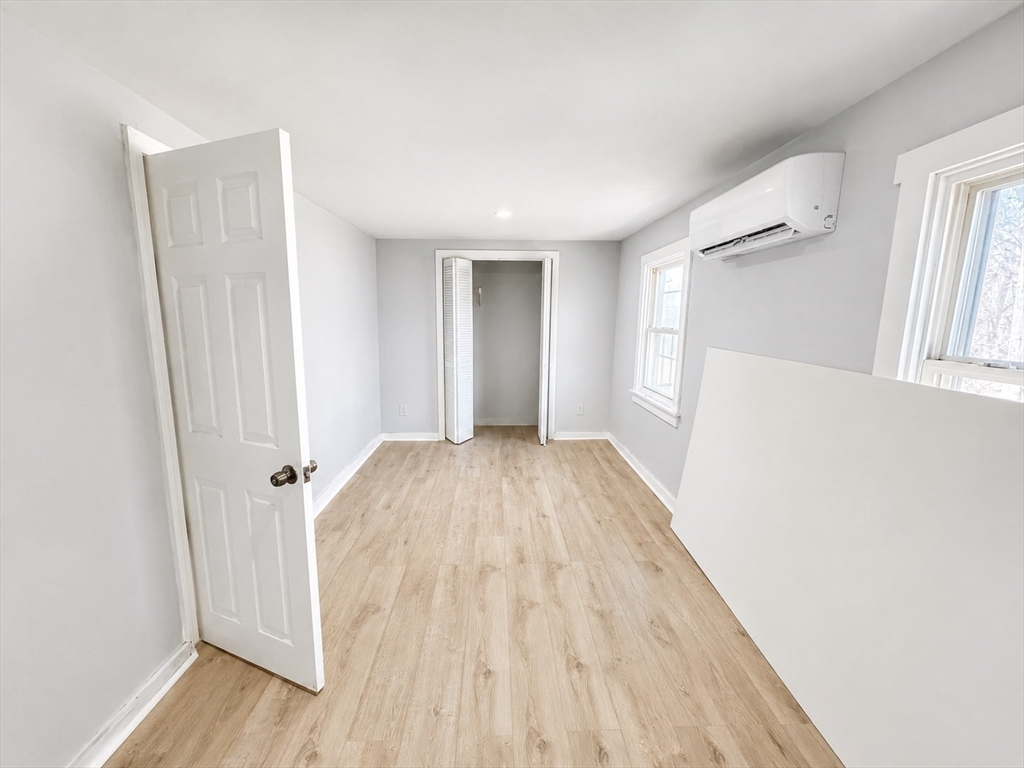 9 Winthrop Street Worcester, MA 01604 - Photo 18 of 20
