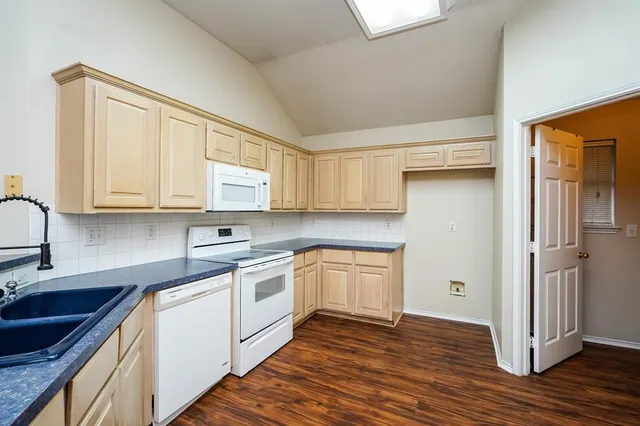 $2,400 | 10706 Robincreek Lane, Frisco, TX 75035