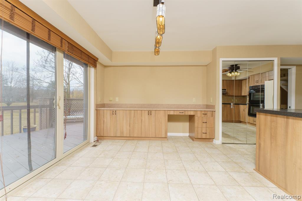 5540 Ridgewood Road West Bloomfield, MI 48322 - Photo 16 of 38