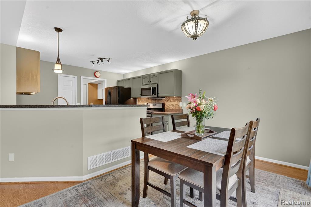 456 Lilly View Court Howell, MI 48843 - Photo 11 of 45