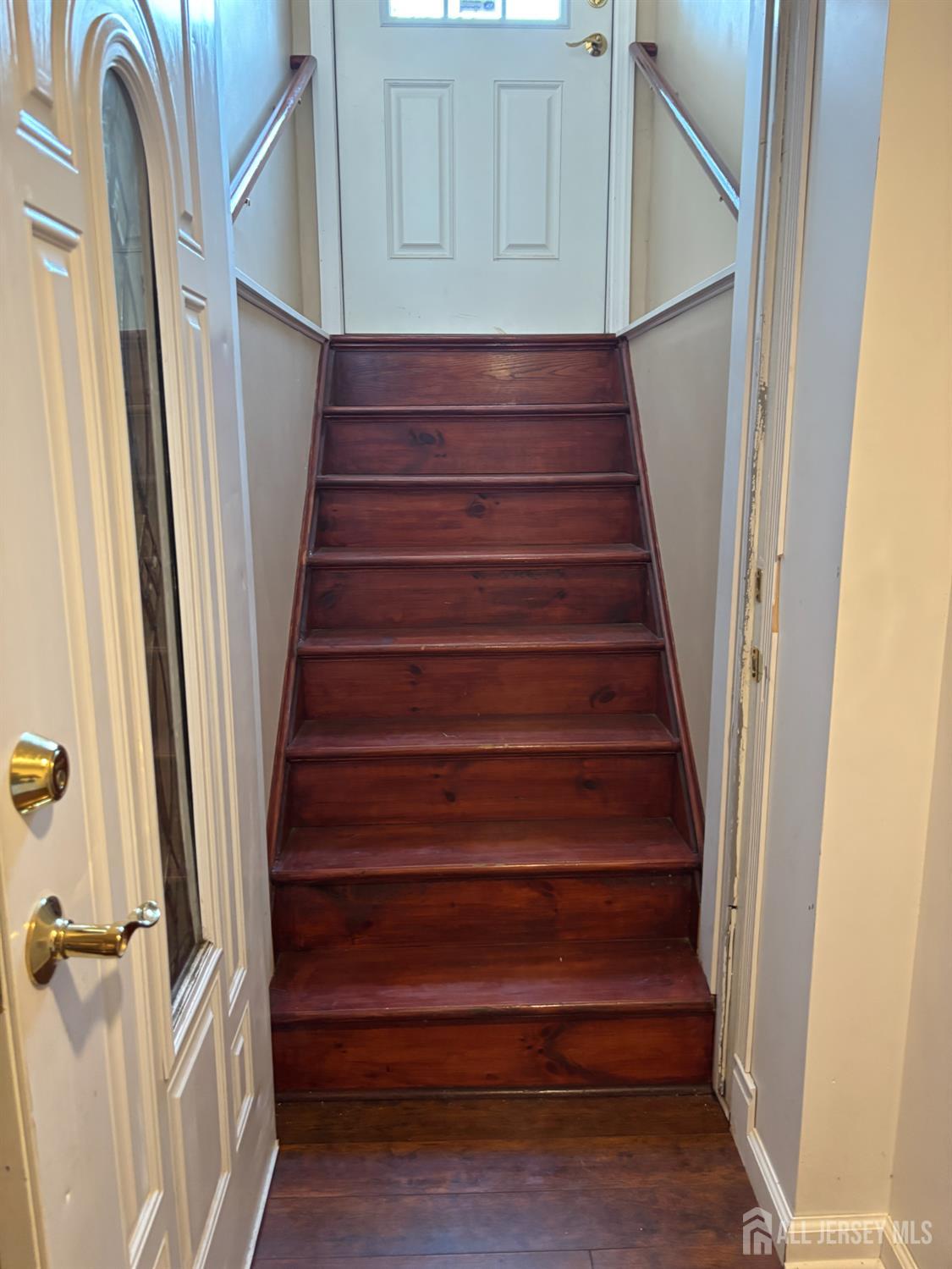 105 Howard Avenue Edison, NJ 08837 - Photo 34 of 39