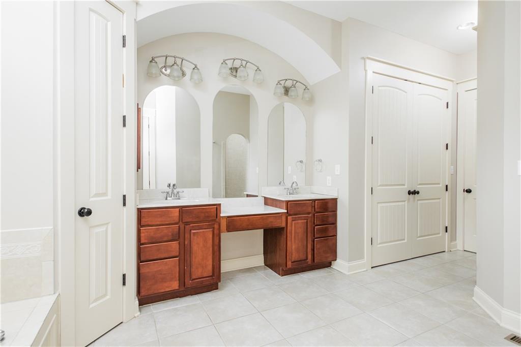 9011 Promontory Road Indianapolis, IN 46236 - Photo 14 of 24 Gallery Image 14