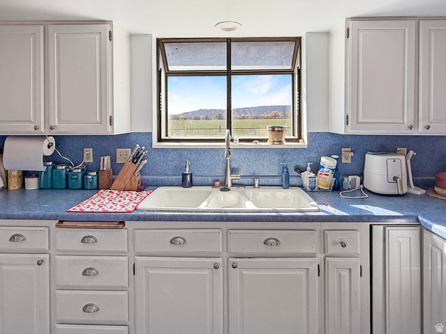 255 500 South Ferron, UT 84523 - Photo 8 of 33