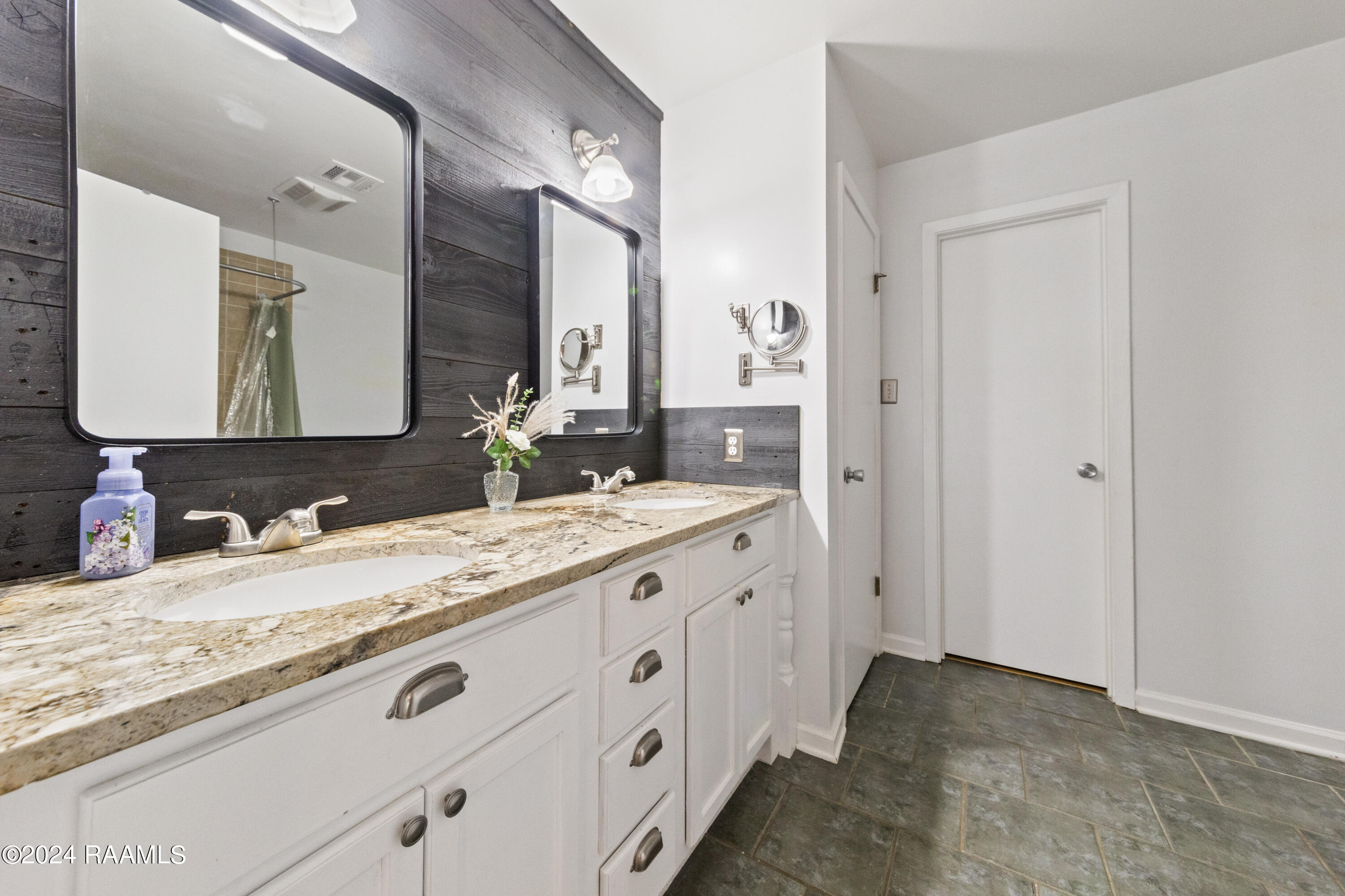 108 Carolyn Drive Lafayette, LA 70508 - Photo 15 of 26 108Carolyn-53