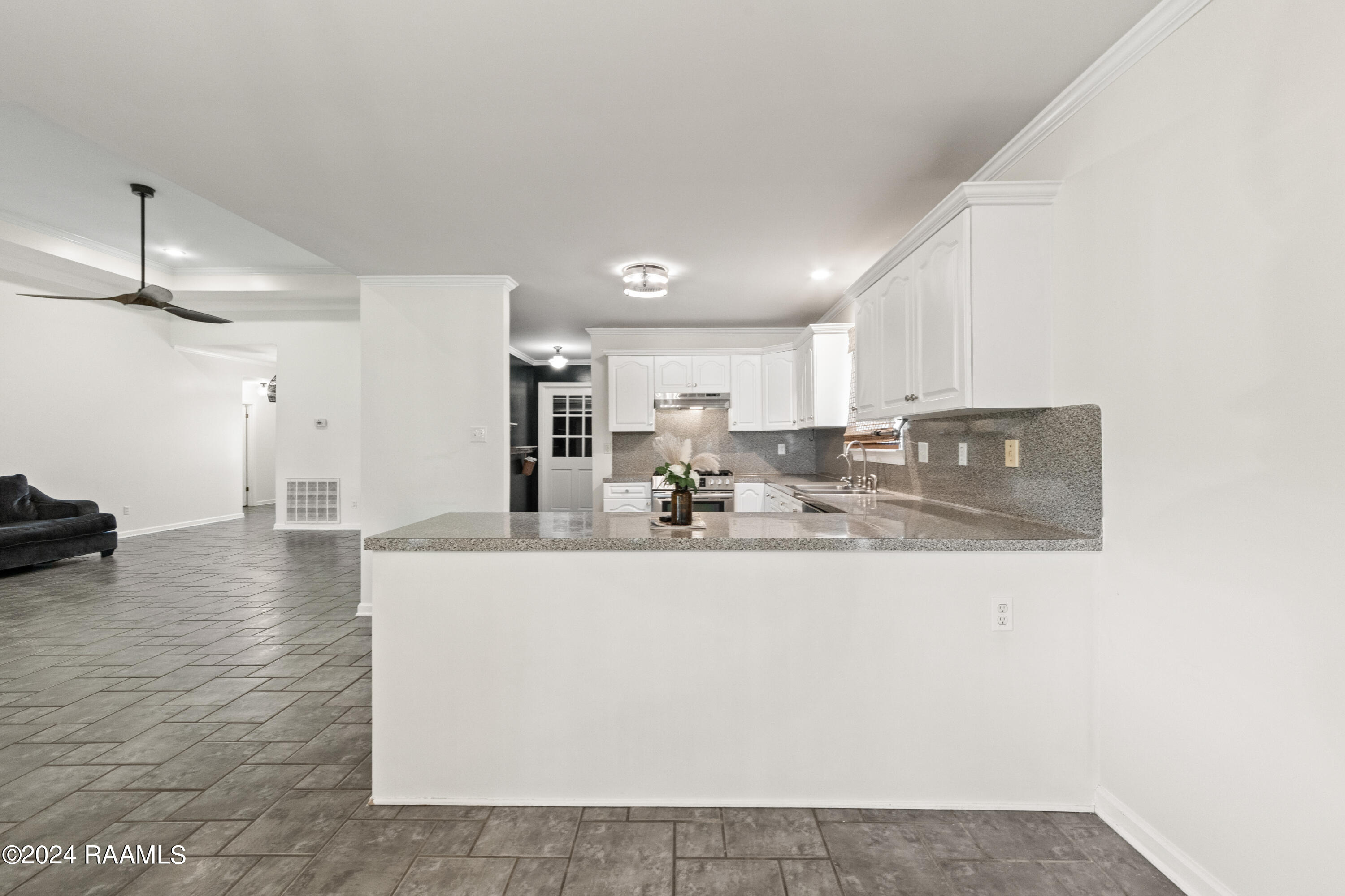 108 Carolyn Drive Lafayette, LA 70508 - Photo 6 of 26 108Carolyn-32