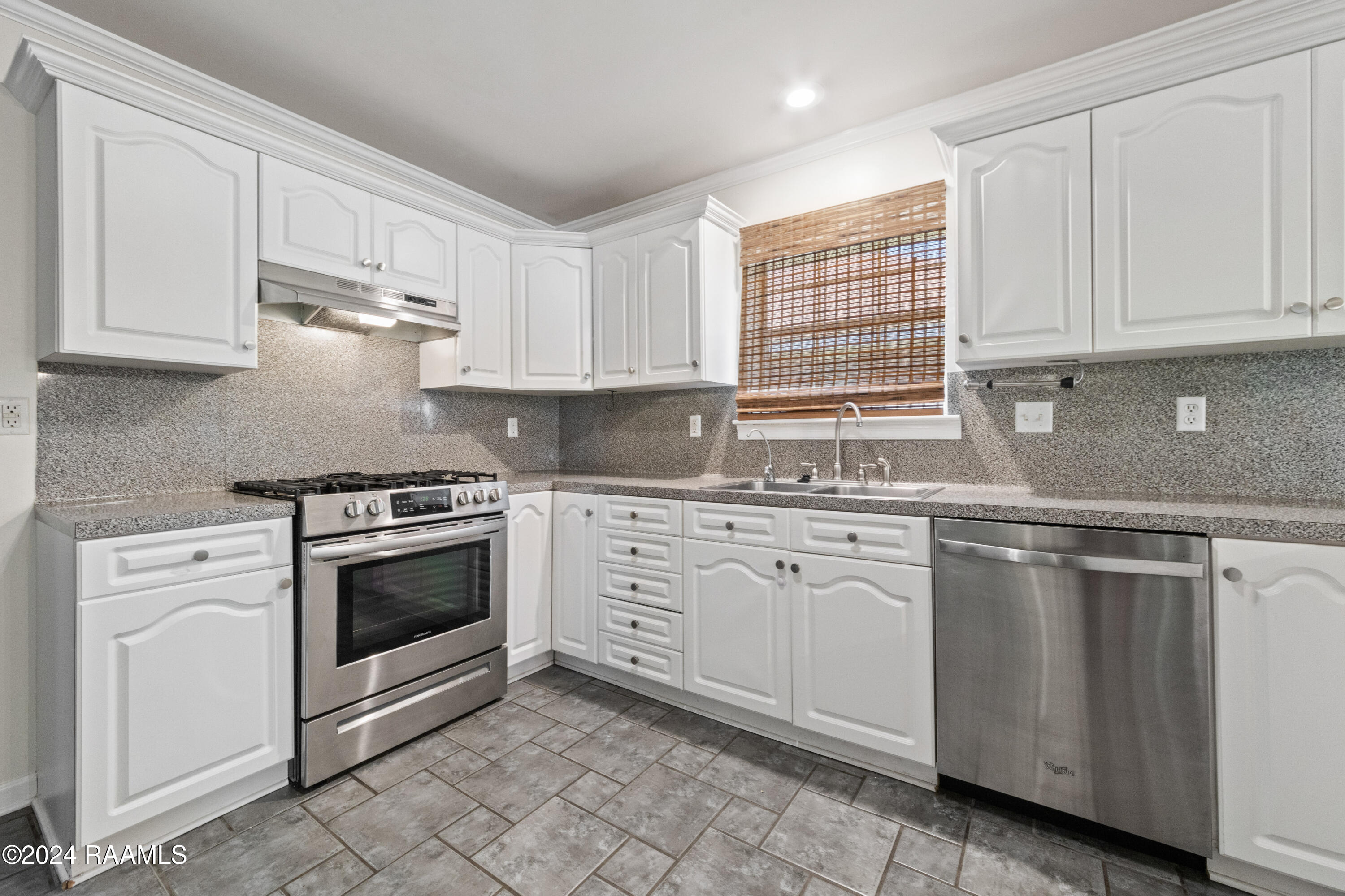 108 Carolyn Drive Lafayette, LA 70508 - Photo 7 of 26 108Carolyn-35