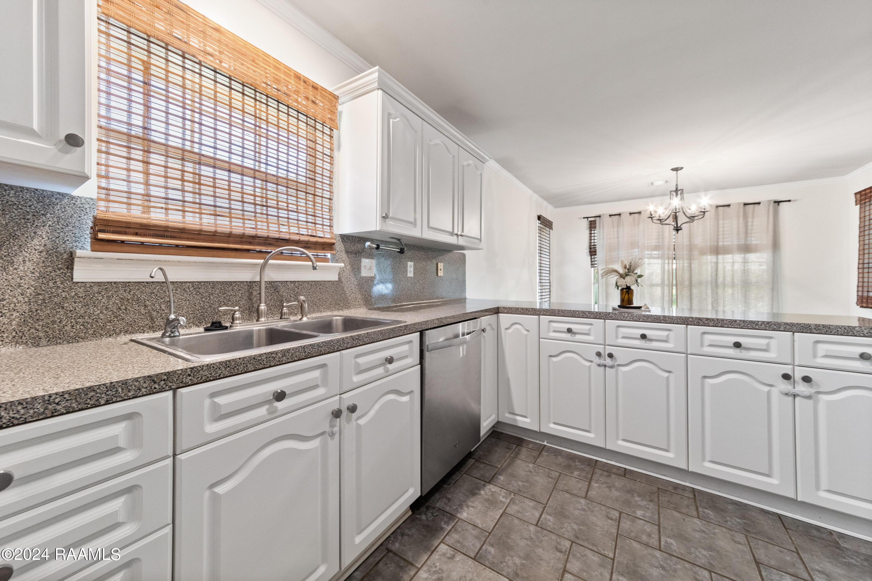 108 Carolyn Drive Lafayette, LA 70508 - Photo 9 of 26 108Carolyn-41