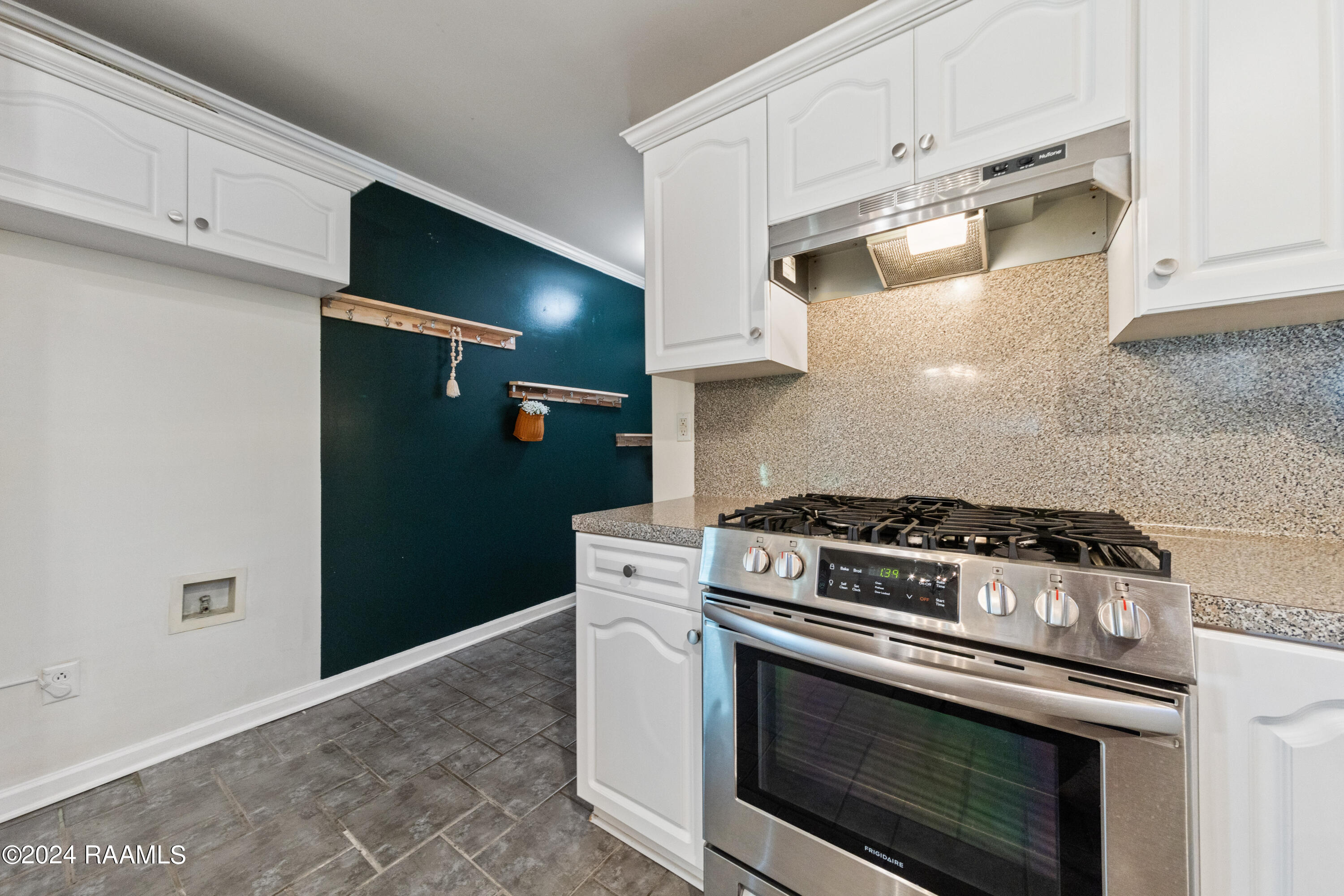 108 Carolyn Drive Lafayette, LA 70508 - Photo 10 of 26 108Carolyn-44