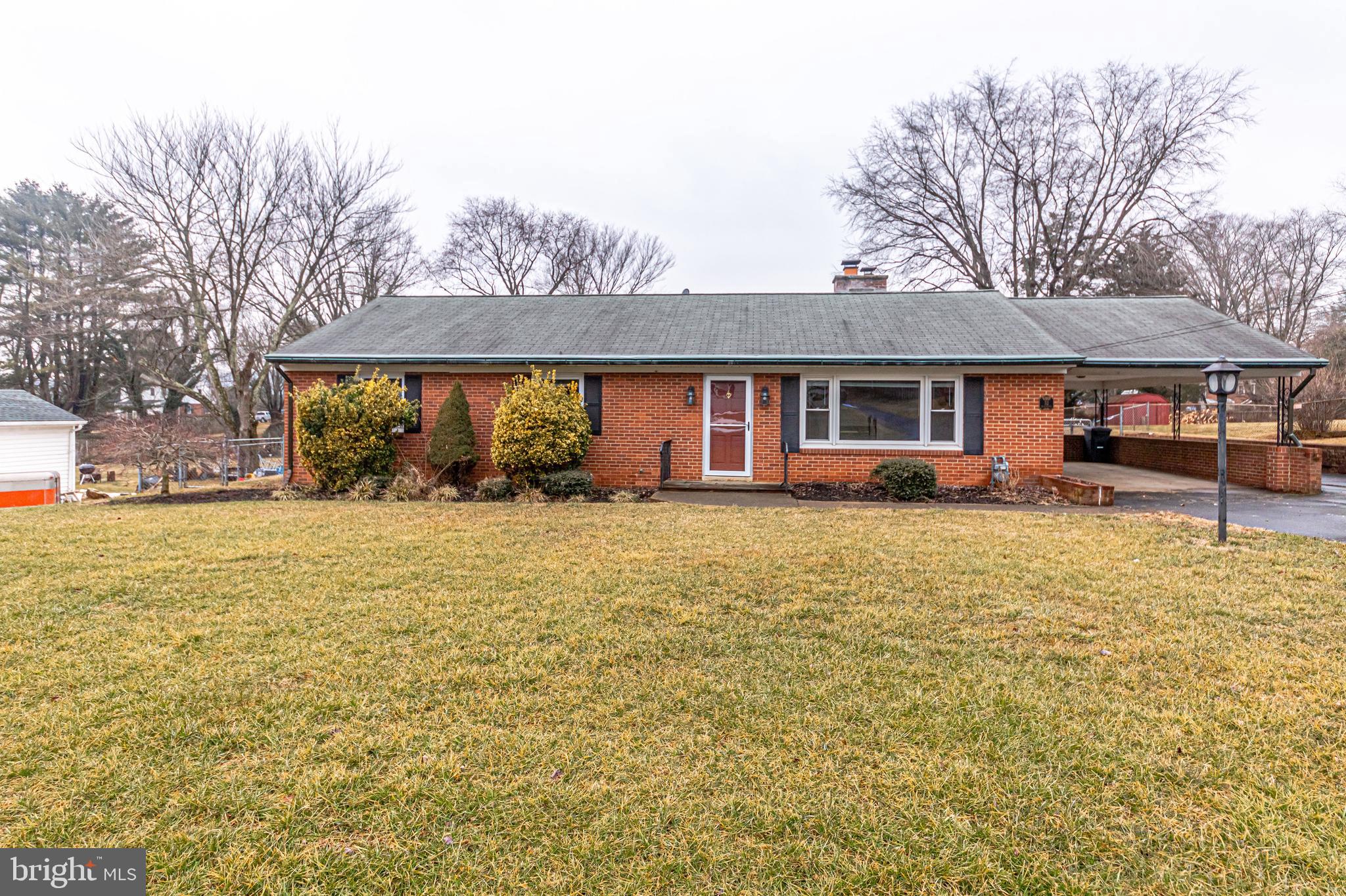 52 Blue Ridge Street Warrenton, VA 20186 - Photo 1 of 49 Welcome to 52 Blue Ridge Street