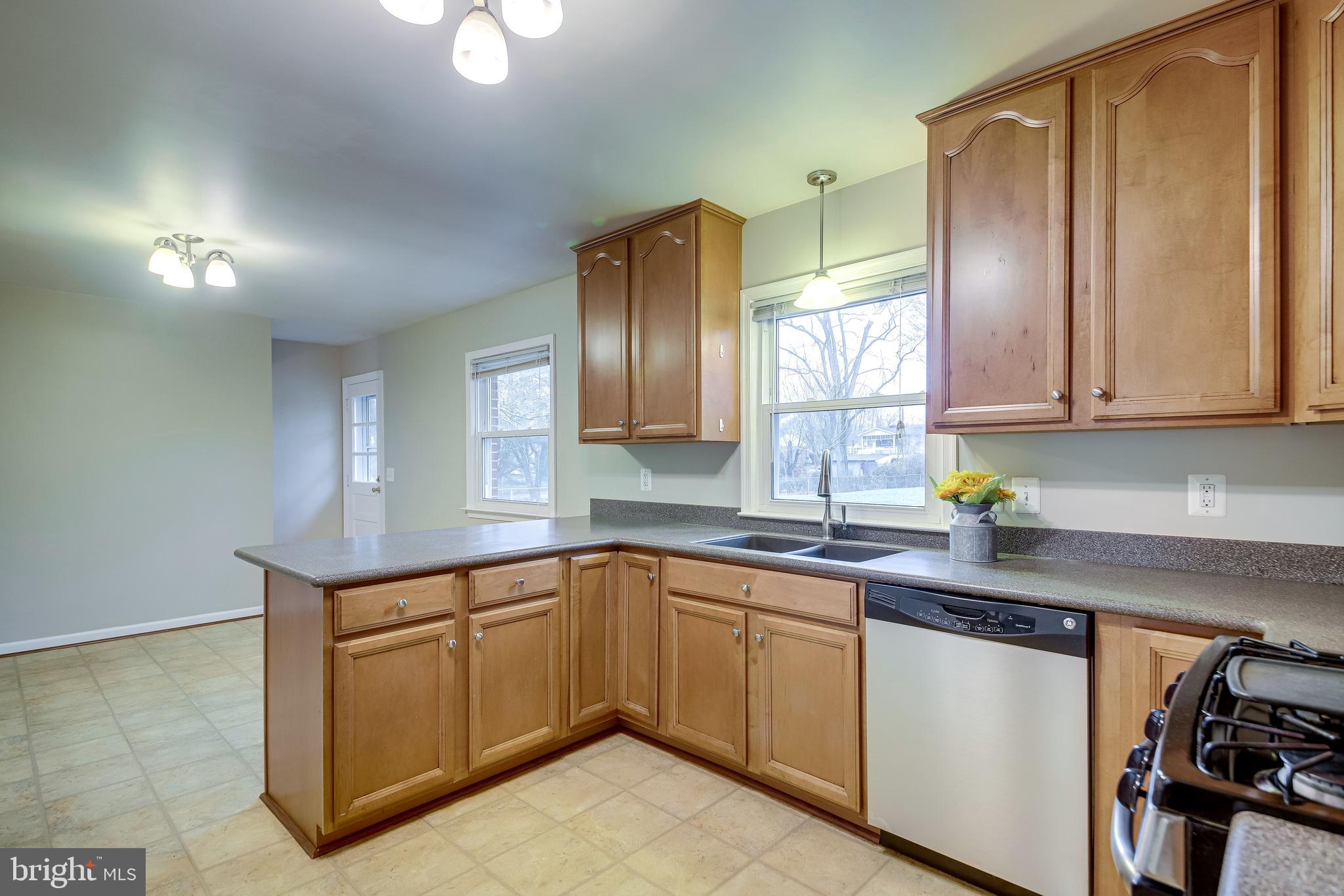 52 Blue Ridge Street Warrenton, VA 20186 - Photo 12 of 49 Gallery Image 12
