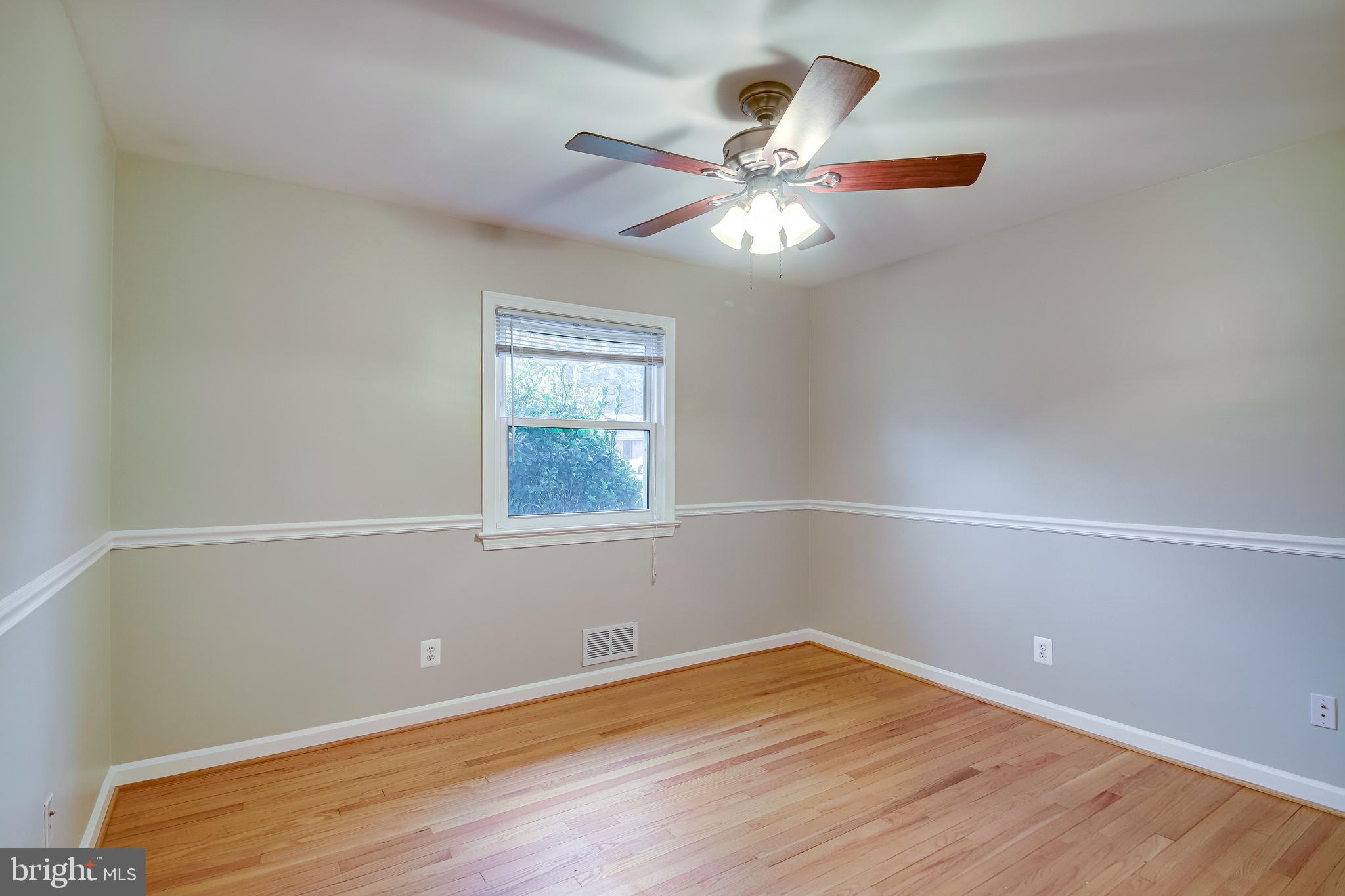 52 Blue Ridge Street Warrenton, VA 20186 - Photo 21 of 49 Second main level bedroom