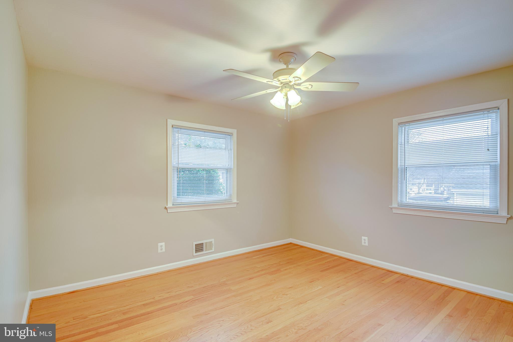 52 Blue Ridge Street Warrenton, VA 20186 - Photo 25 of 49 Third main level bedroom