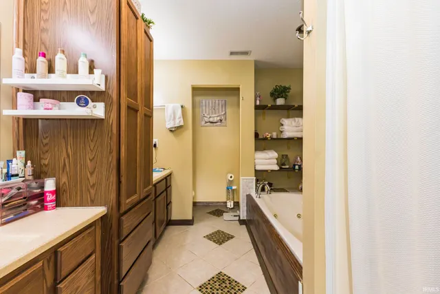 $330,000 | 35 Ln 520b Lake, Unit 3, Fremont, IN 46737