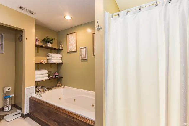 $330,000 | 35 Ln 520b Lake, Unit 3, Fremont, IN 46737