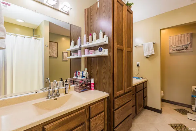 $330,000 | 35 Ln 520b Lake, Unit 3, Fremont, IN 46737