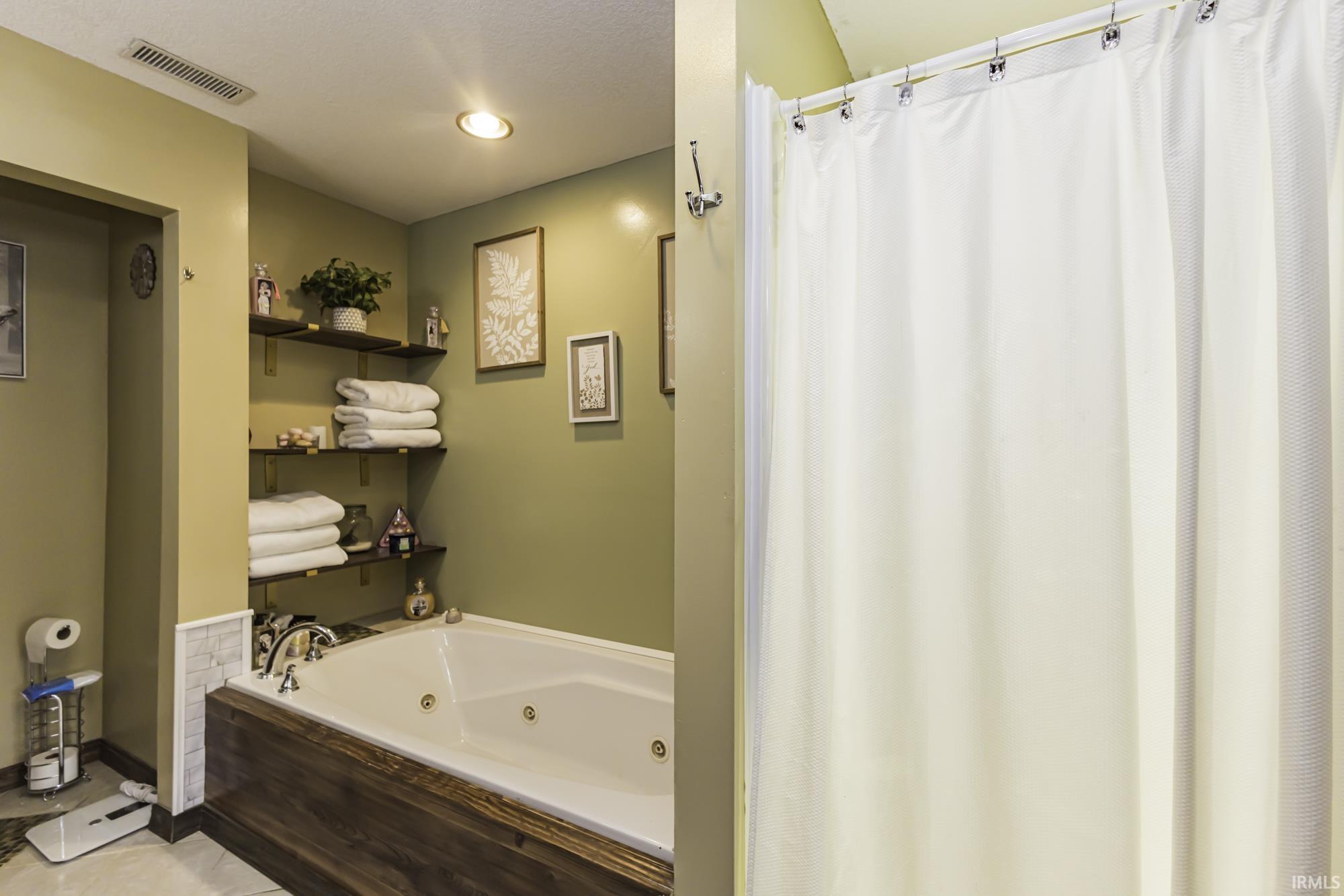 35 Ln 520b Lake, Unit 3 Fremont, IN 46737 - Photo 30 of 36