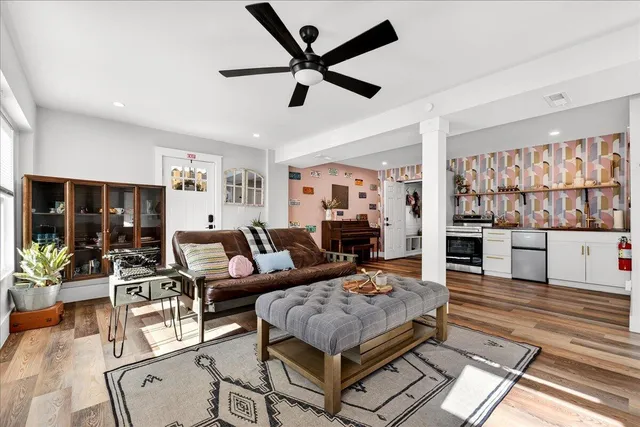 $715,000 | 1470 Woodview Lane, Charleston, SC 29412