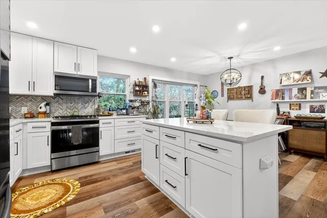 $715,000 | 1470 Woodview Lane, Charleston, SC 29412