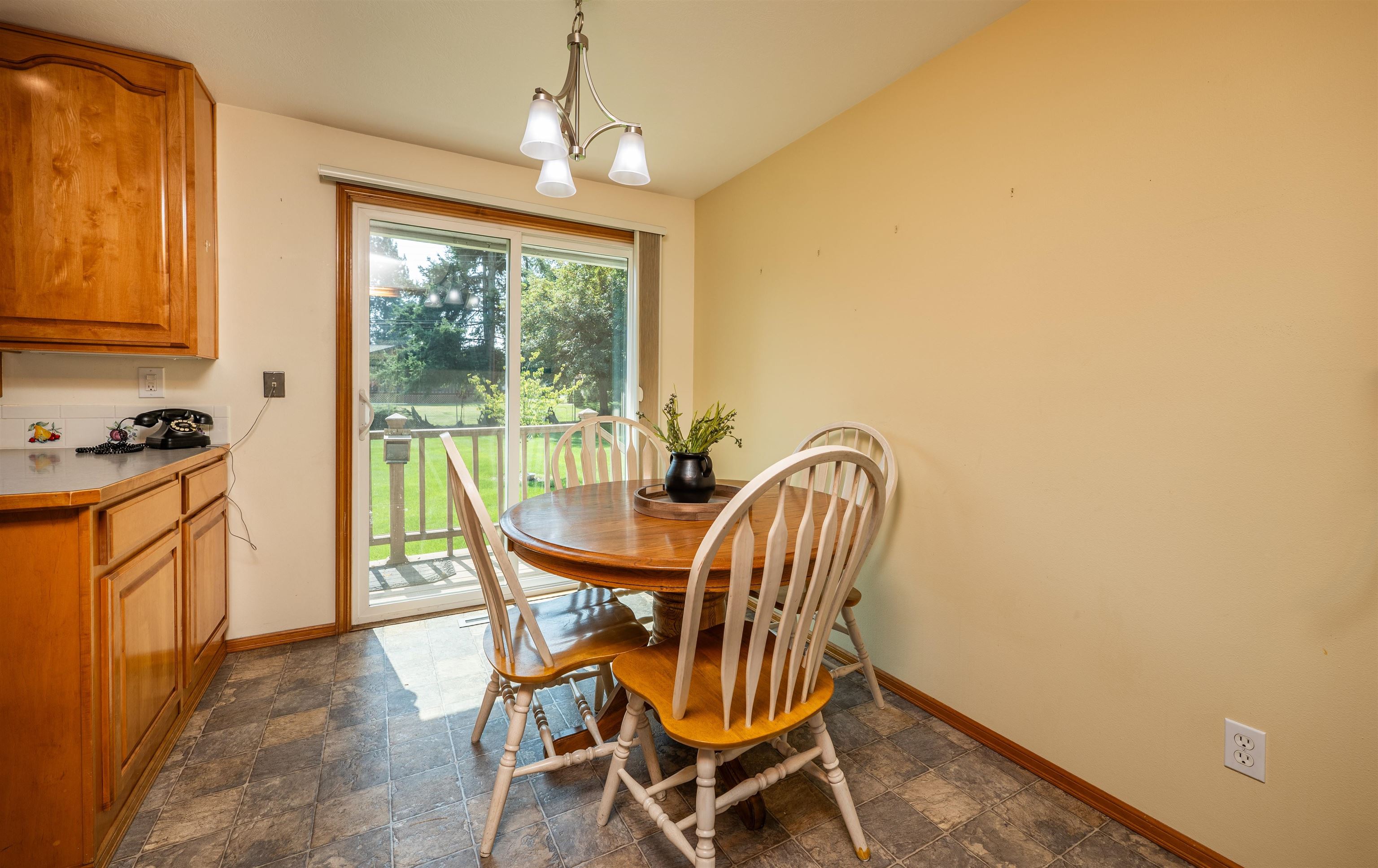 505 West Barnes Road Spokane, WA 99218 - Photo 10 of 32