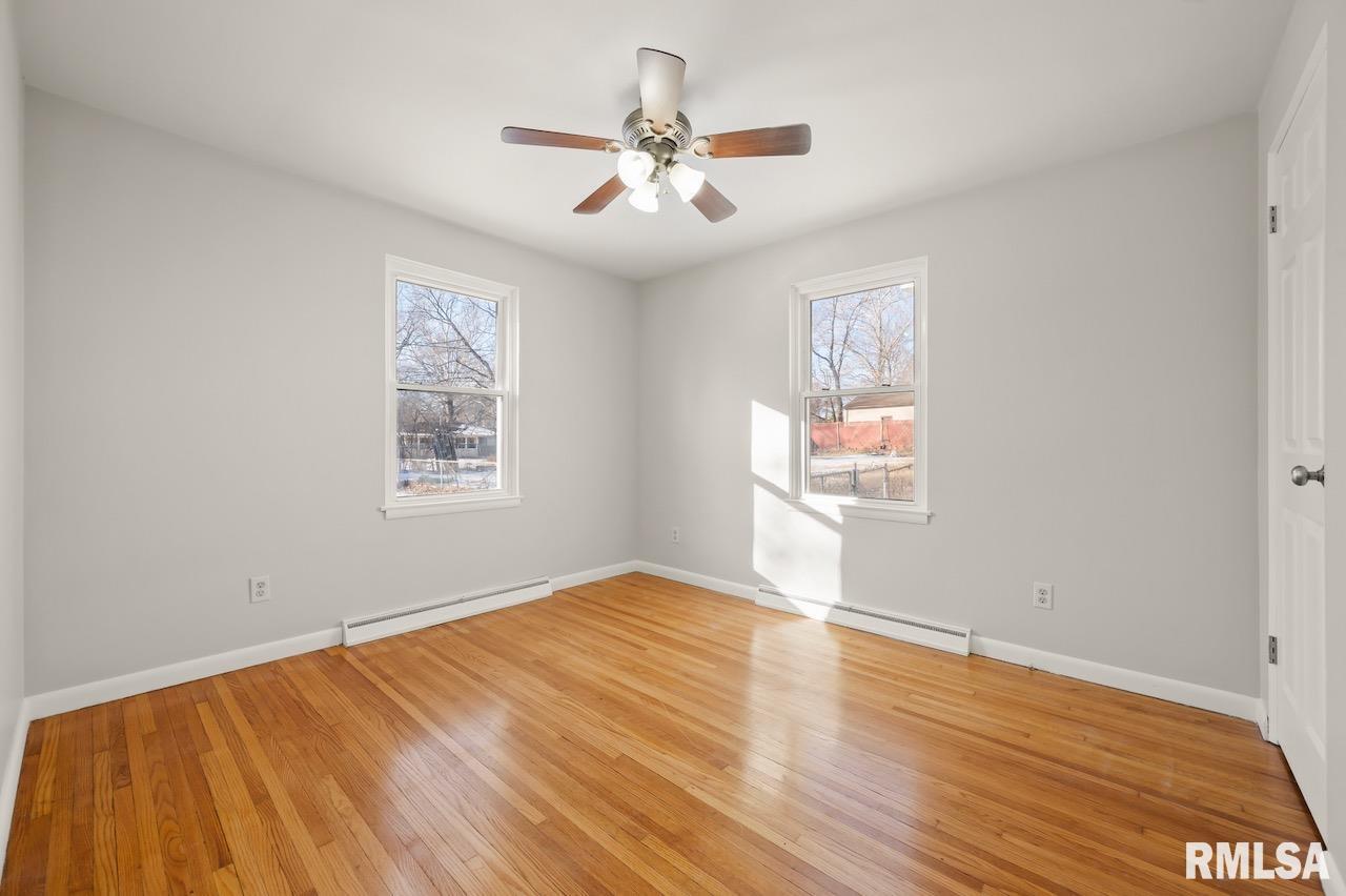 2716 West Overhill Road Peoria, IL 61615 - Photo 12 of 31 Gallery Image 12
