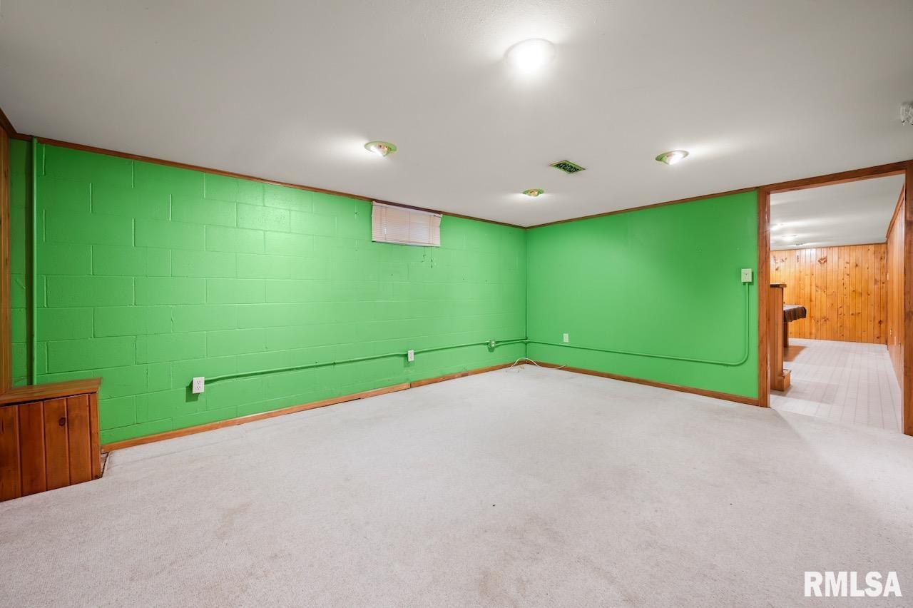 2716 West Overhill Road Peoria, IL 61615 - Photo 25 of 31 Gallery Image 25