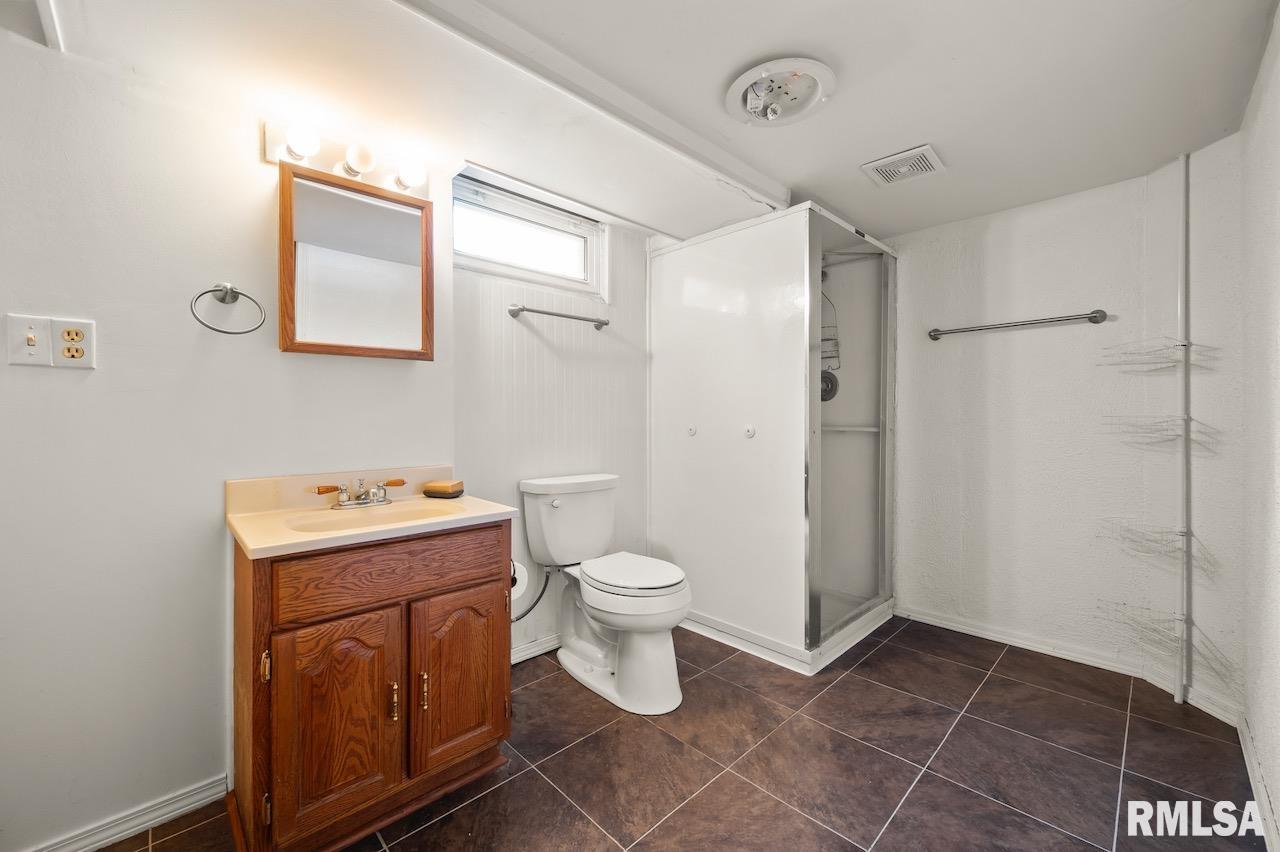 2716 West Overhill Road Peoria, IL 61615 - Photo 26 of 31 Gallery Image 26