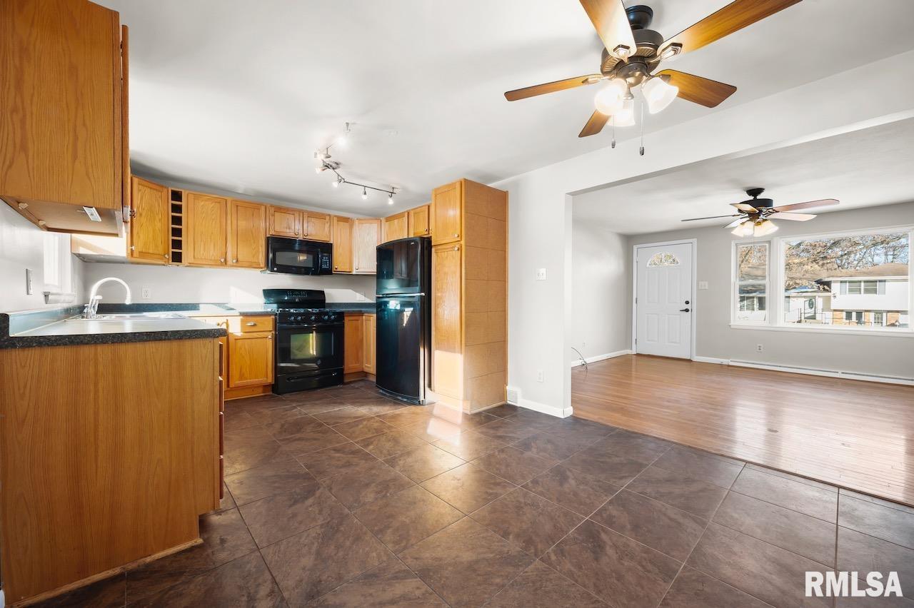 2716 West Overhill Road Peoria, IL 61615 - Photo 6 of 31 Gallery Image 6