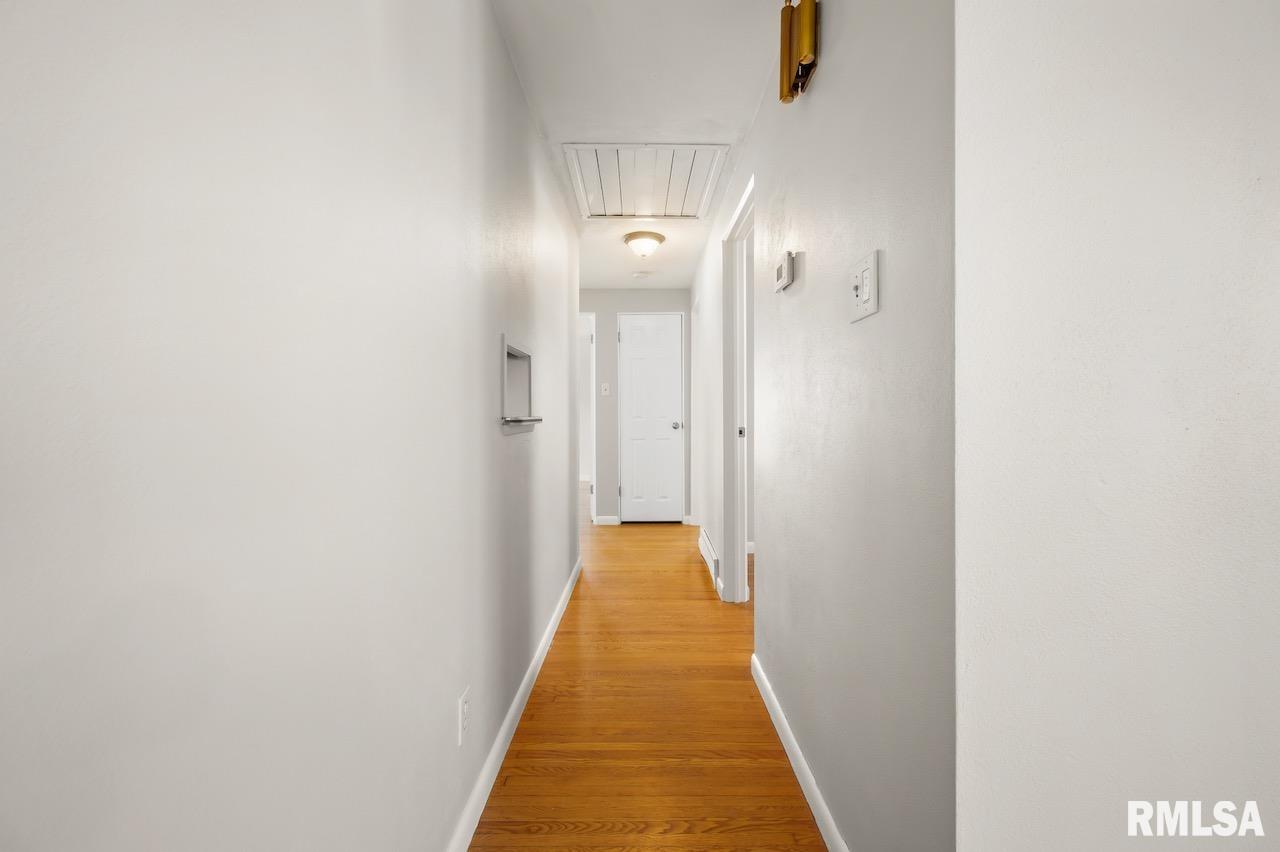 2716 West Overhill Road Peoria, IL 61615 - Photo 10 of 31 Gallery Image 10