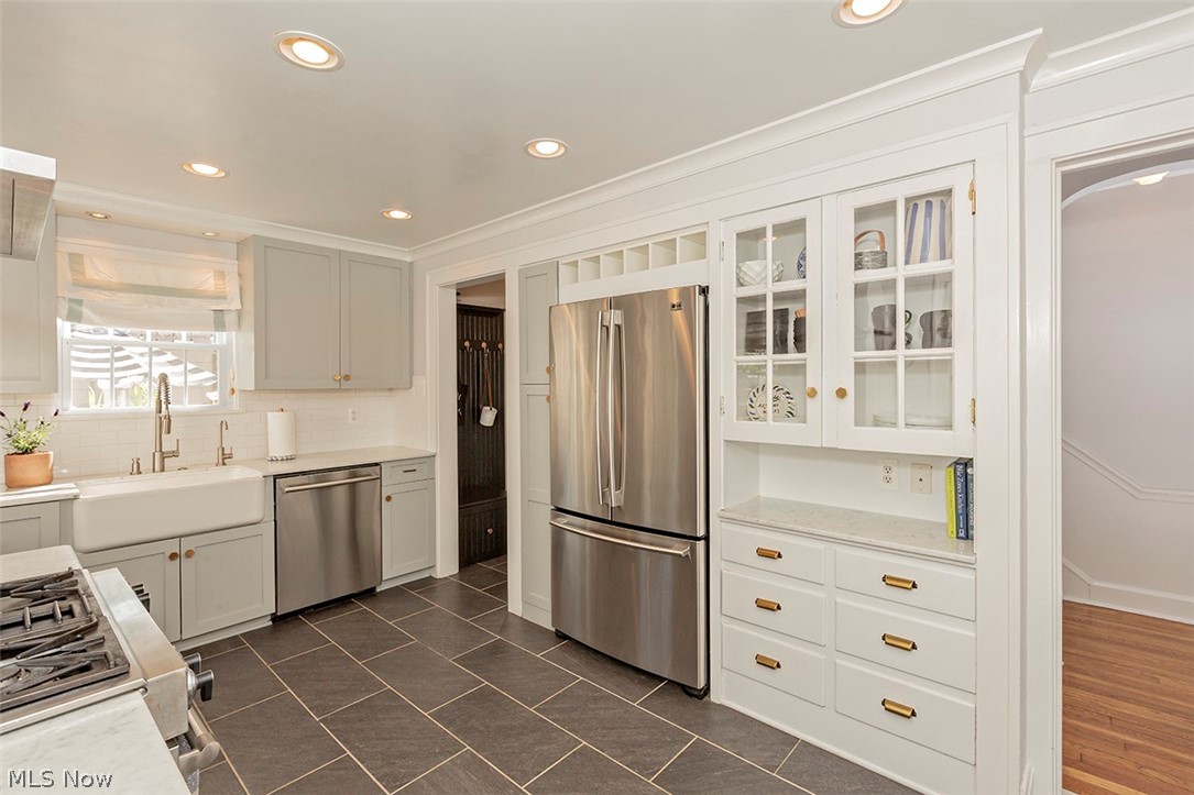 3275 Avalon Road Cleveland, OH 44120 - Photo 9 of 35 Gallery Image 9