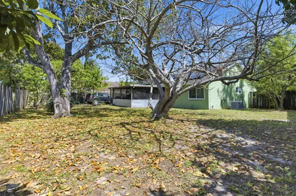 $449,900 | 423 Foresta Terrace, West Palm Beach, FL 33415