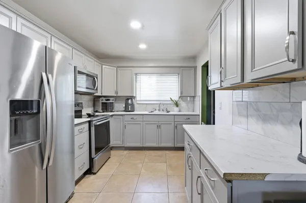 $449,900 | 423 Foresta Terrace, West Palm Beach, FL 33415