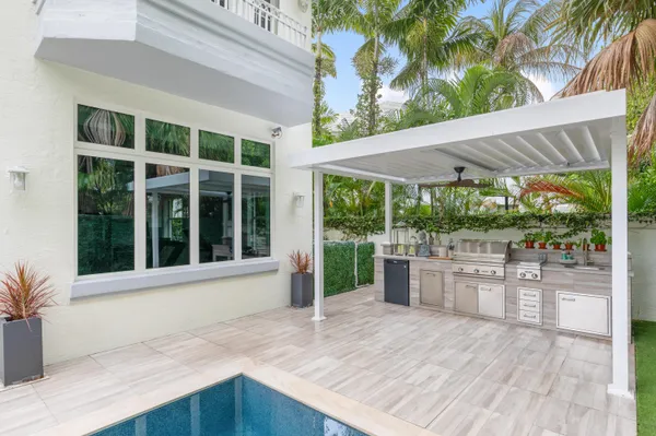 $5,175,000 | 24 Grand Bay Estates Circle, Key Biscayne, FL 33149