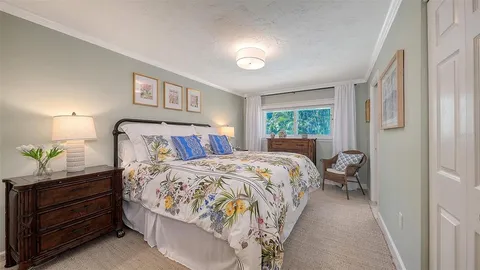 $1,300,000 | 454 Palmetto Court, Venice, FL 34285