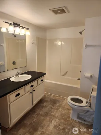 $1,650 | 1409 West Railroad Avenue, Unit A, Shelton, WA 98584