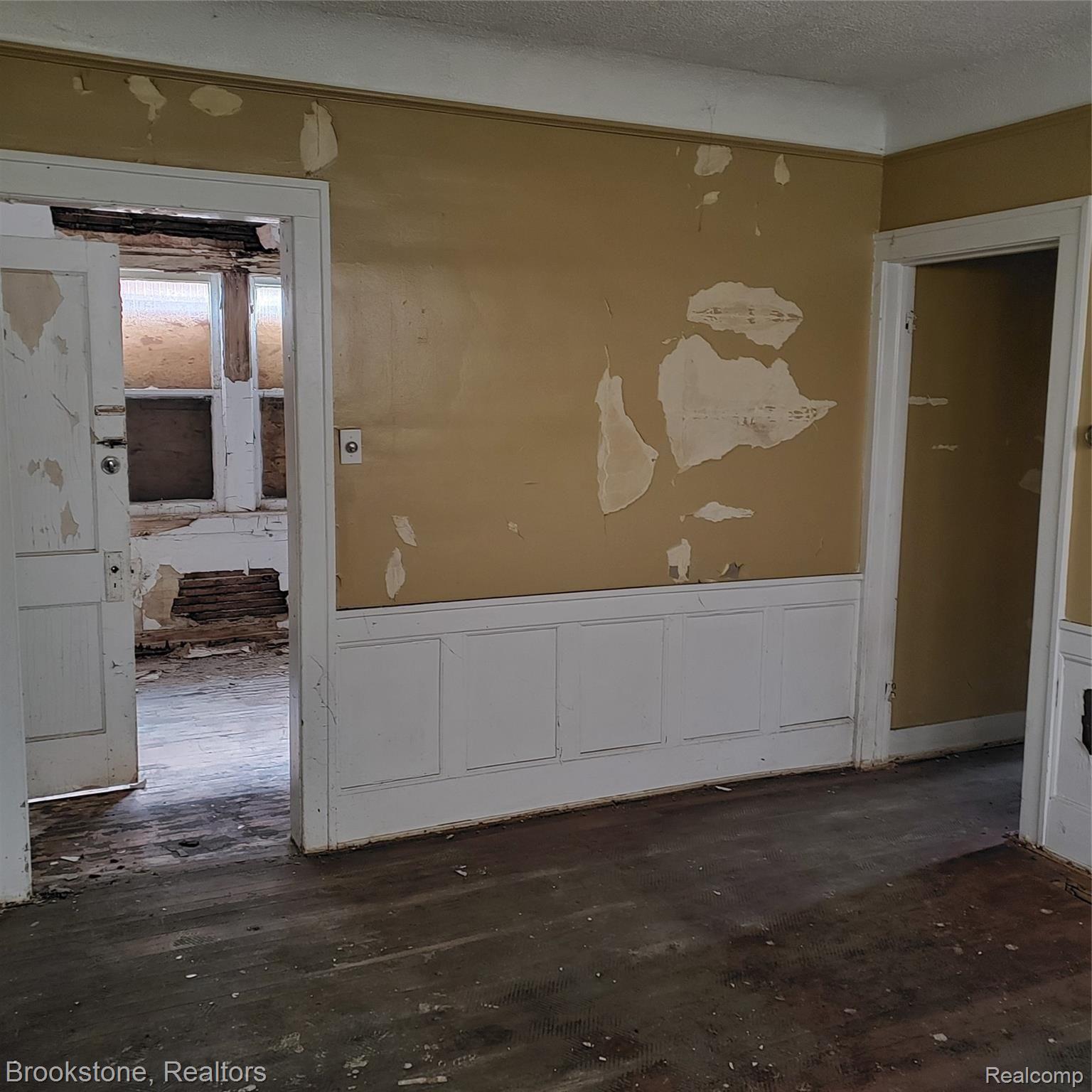 3511 Devonshire Road Detroit, MI 48224 - Photo 14 of 49 20201113_135132.jpg