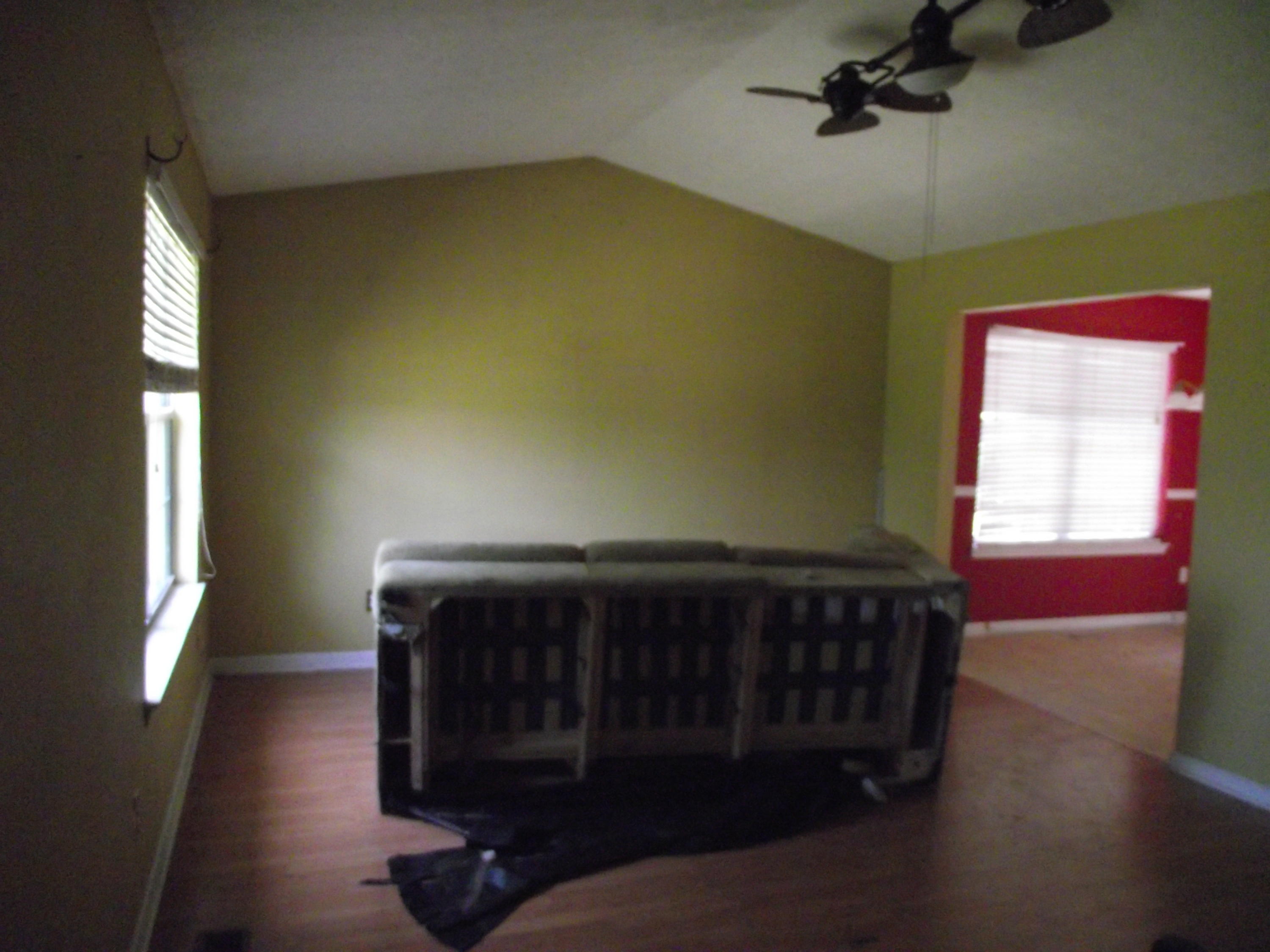 280 Stoker Ridge Road Jasper, TN 37347 - Photo 3 of 16 Living room (2)
