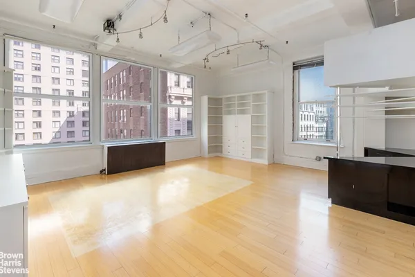 $2,100,000 | 144 West 27th Street, Unit 10F | Chelsea