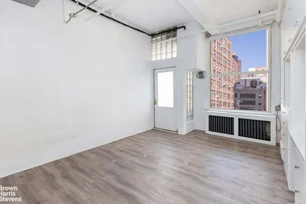 $2,100,000 | 144 West 27th Street, Unit 10F | Chelsea