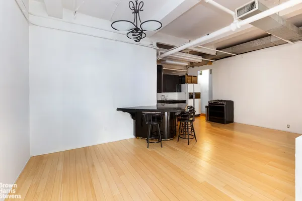 $2,100,000 | 144 West 27th Street, Unit 10F | Chelsea