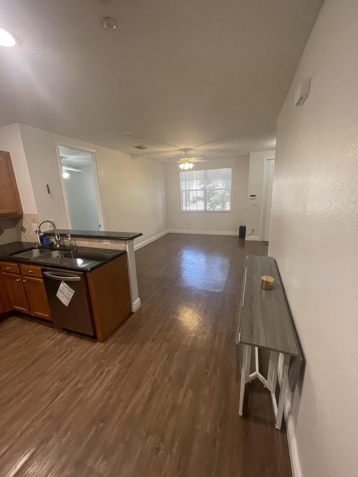 111 Stone Harbor Way, Unit F2 Delray Beach, FL 33444 - Photo 7 of 11