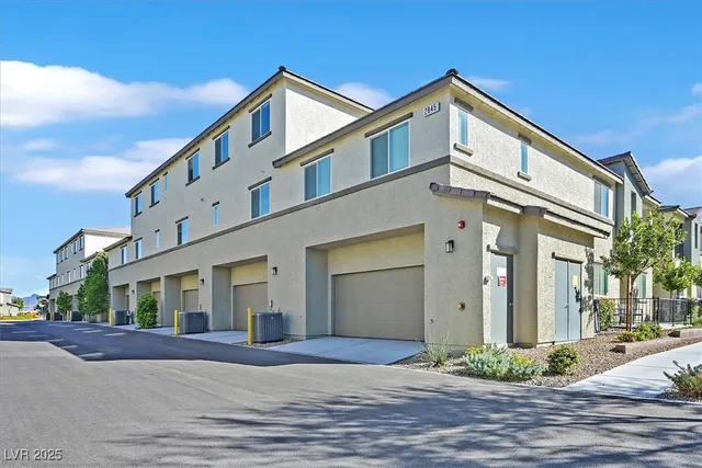 $2,495 | 2845 Mariner Turquoise Lane, Unit 1, Las Vegas, NV 89183