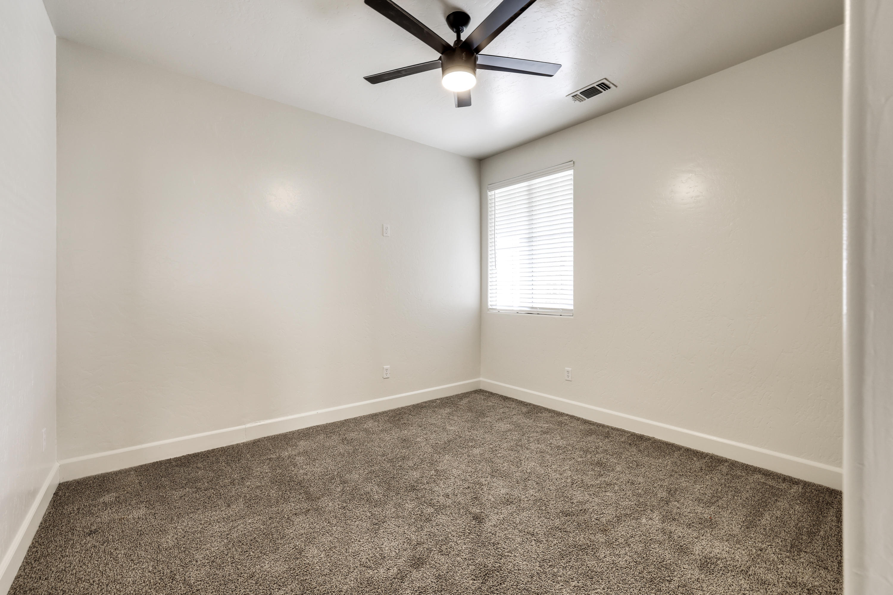 346 Martin Street Tulare, CA 93274 - Photo 24 of 33 d50a6651-d50a6653