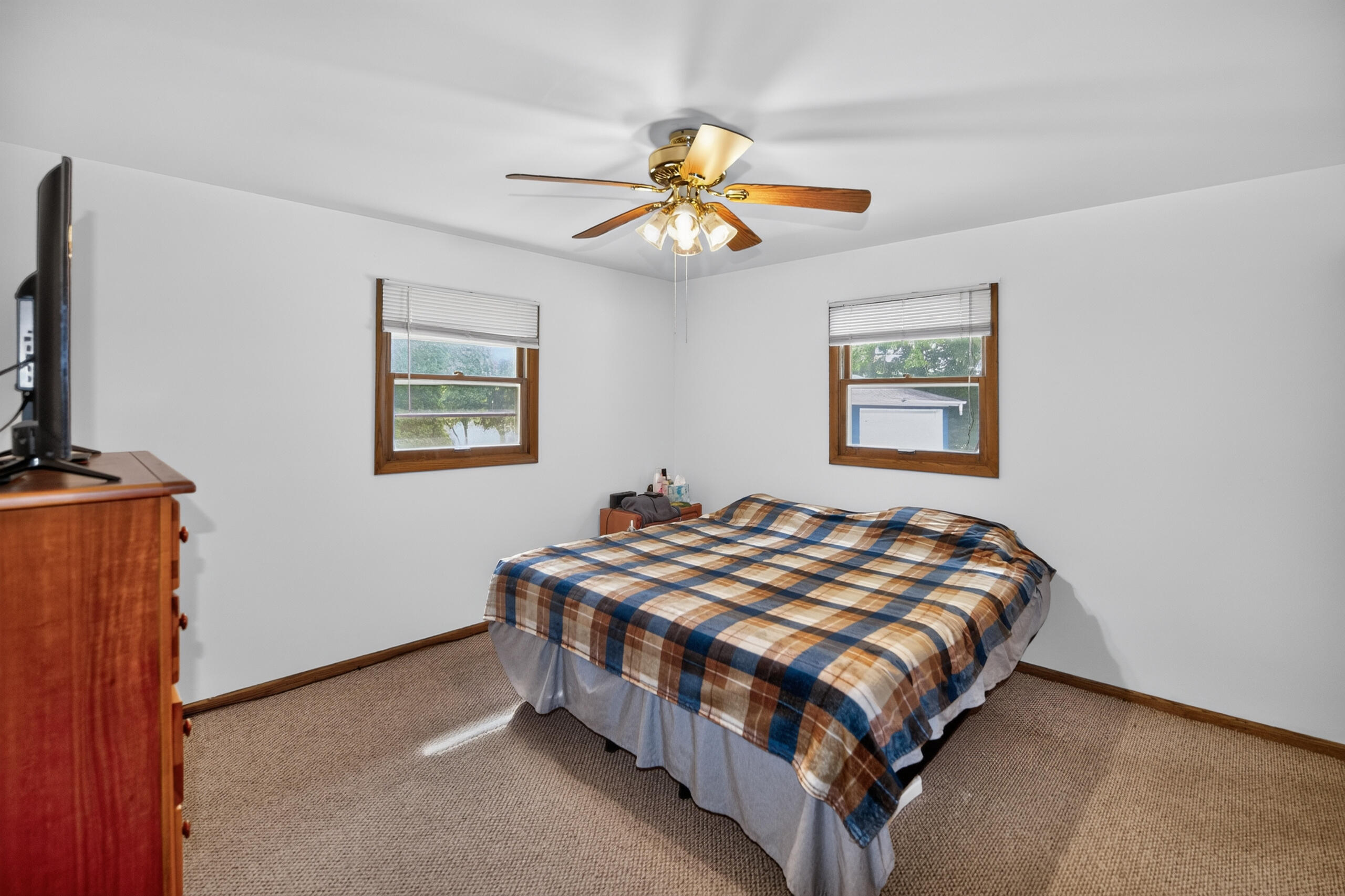 3174 Division Road Jackson, WI 53037 - Photo 20 of 47 Primary Bedroom