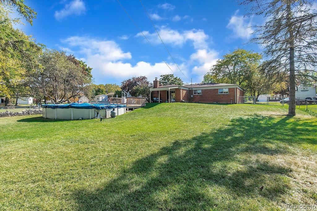 335 East River Road Flushing, MI 48433 - Photo 32 of 40