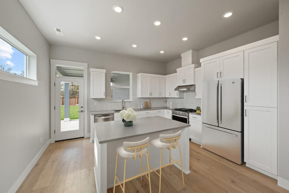 60935 Southeast Apollo Place Bend, OR 97702 - Photo 4 of 14 Home will be similar to virtually staged photo shown.